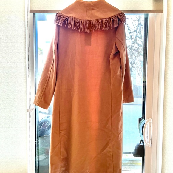 Line and Dot Fringe Coat - Picture 6 of 9